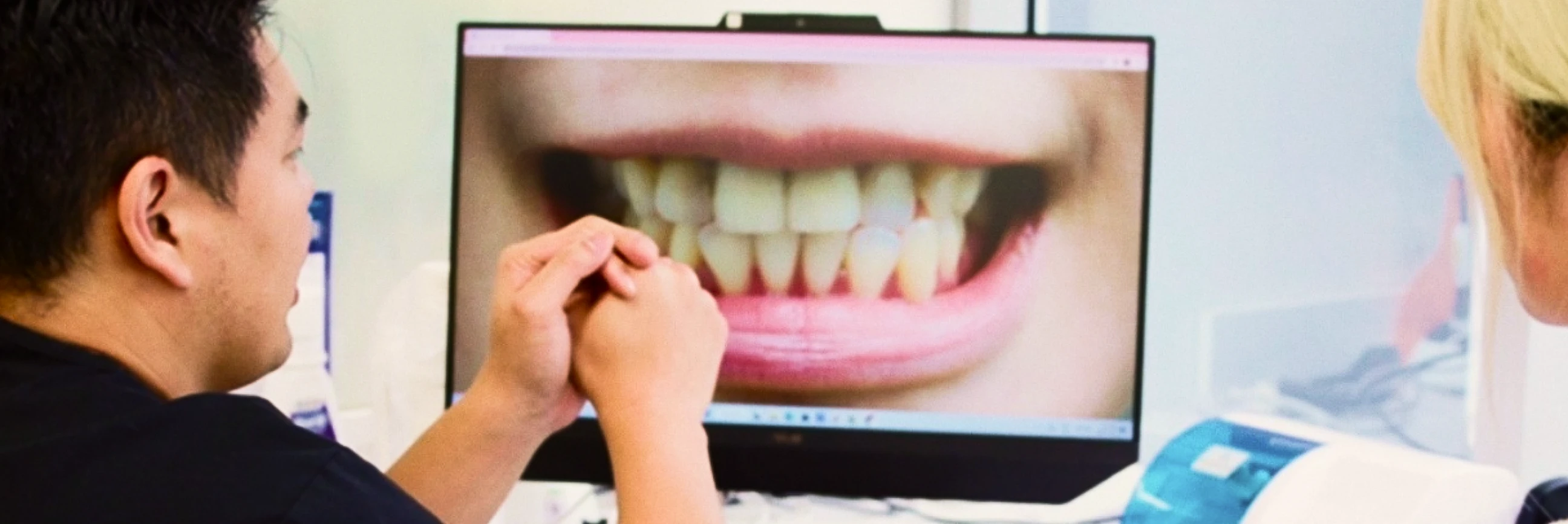 Gummy Smile Contouring In Cosmetique Dental™ Visit our dental clinics in North Sydney, the Sydney CBD, Bondi Junction, Parramatta, Macquarie Park, Hornsby and Canberra for gummy smile contouring.