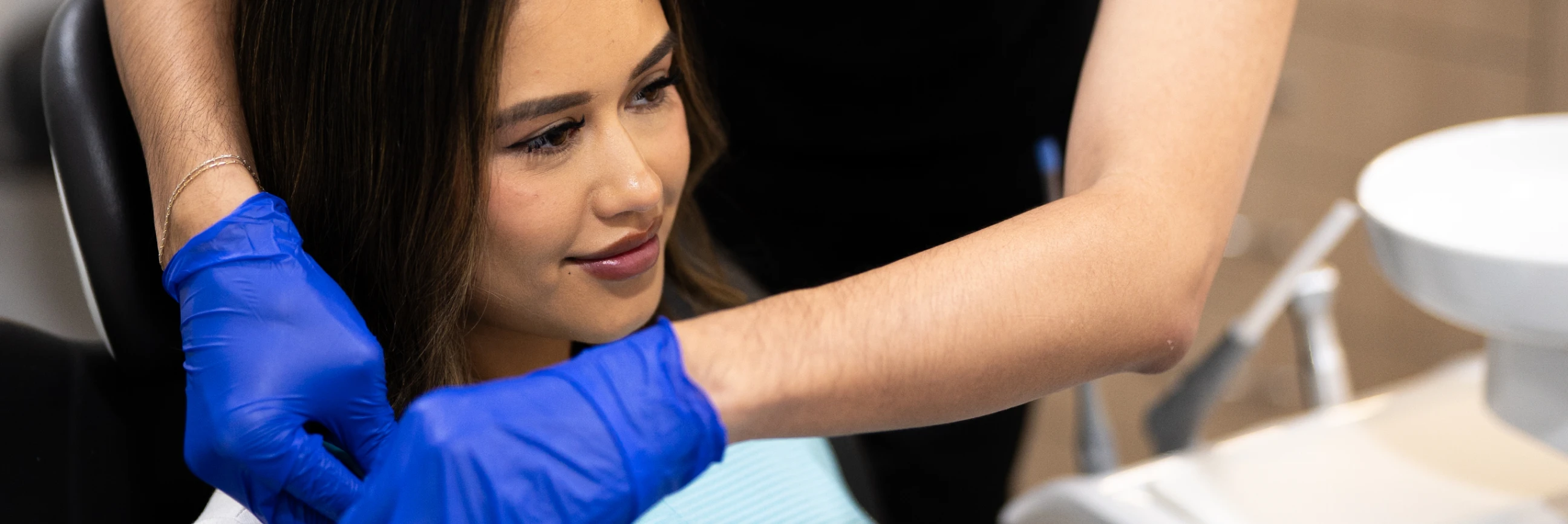 Dental Check Up And Clean In Cosmetique Dental™ Visit our dental clinics in North Sydney, the Sydney CBD, Bondi Junction, Parramatta, Macquarie Park, Hornsby and Canberra for dental check-up and clean treatments.