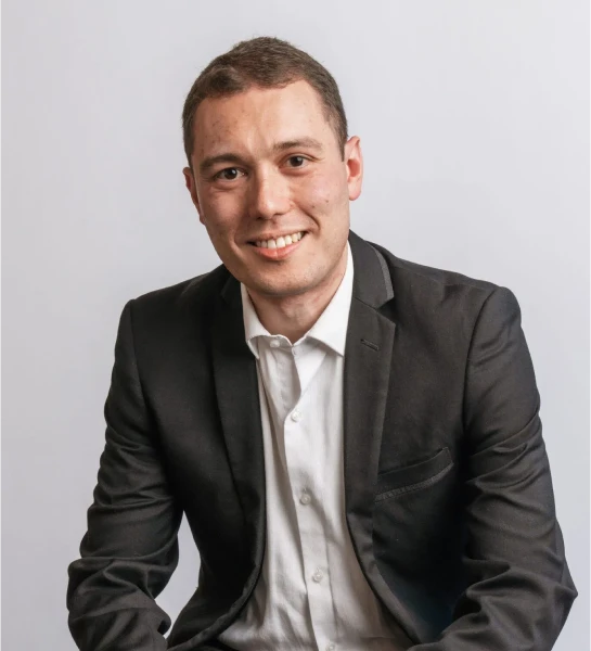 Dr Chris Sammut In Cosmetique Dental™