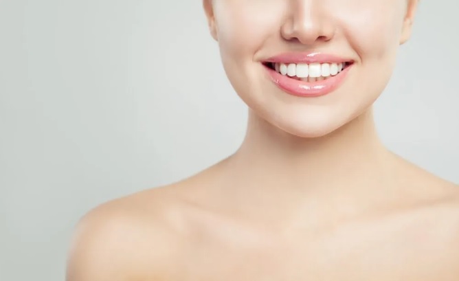 Porcelain vs Composite Veneers
